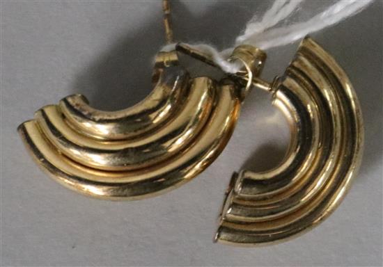A stylish pair of fluted 9ct gold half hoop earrings, 23mm.